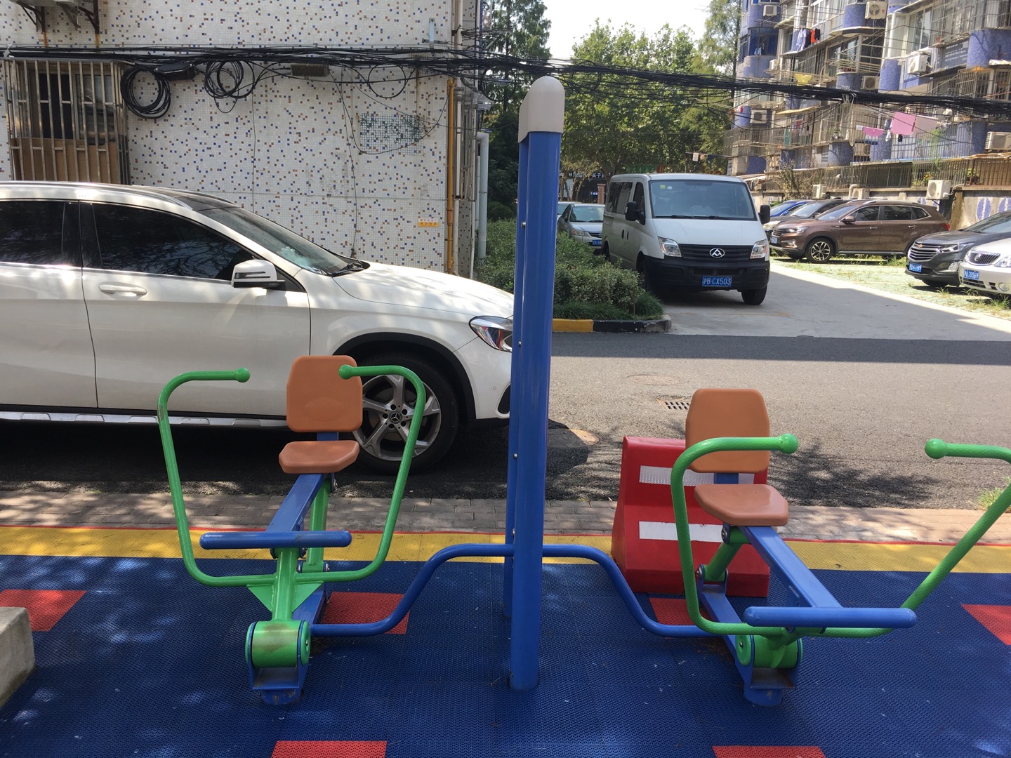 雙立柱平推平拉訓練器 雙立柱平推平拉訓練器