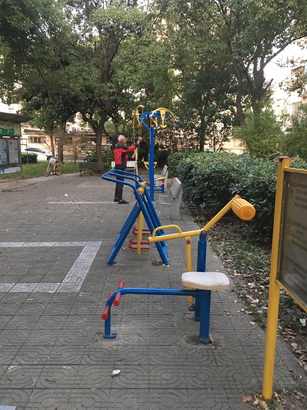 黃山三居小區(qū)健身點(diǎn)