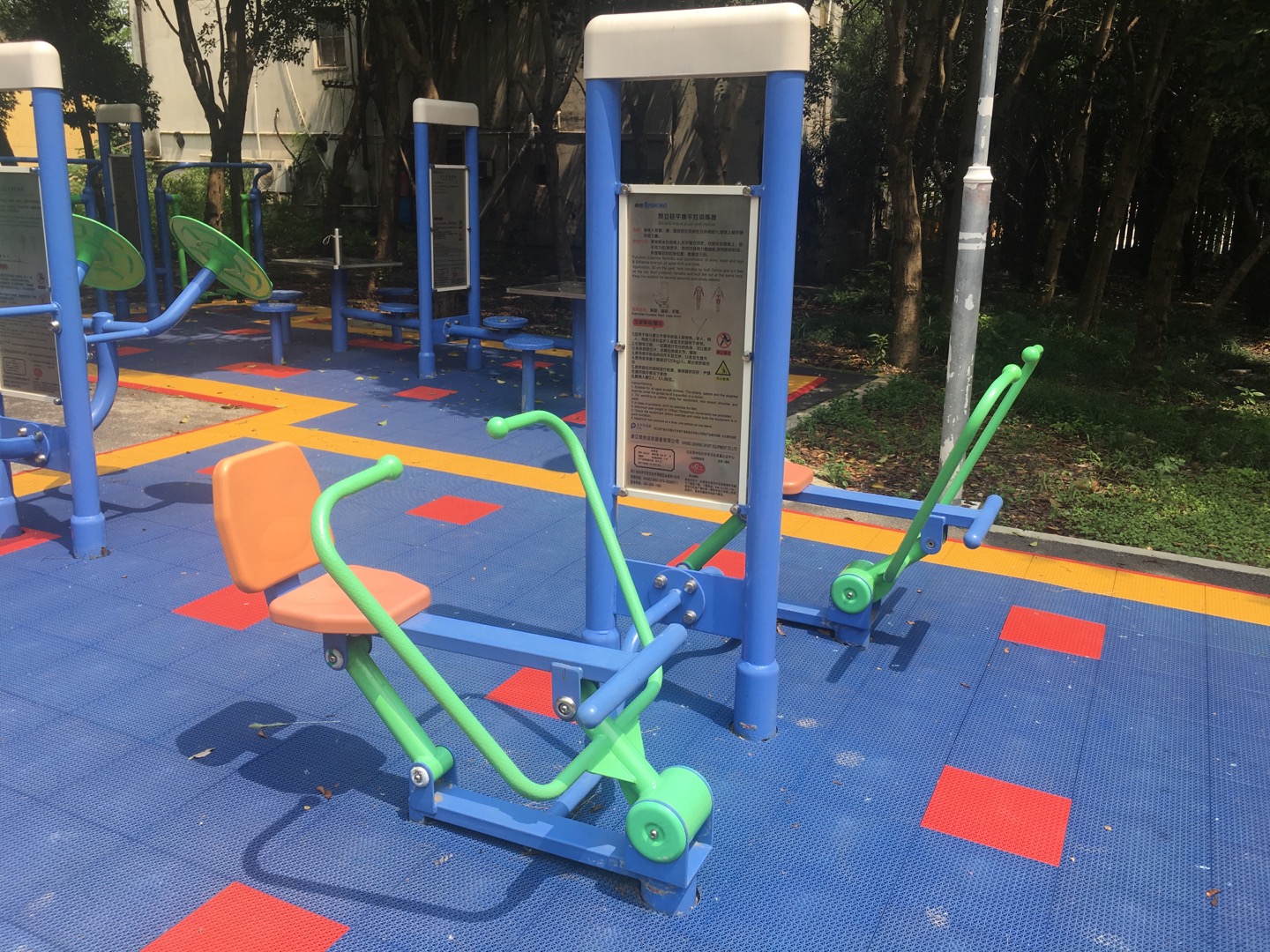 雙立柱平推平拉訓(xùn)練器 雙立柱平推平拉訓(xùn)練器