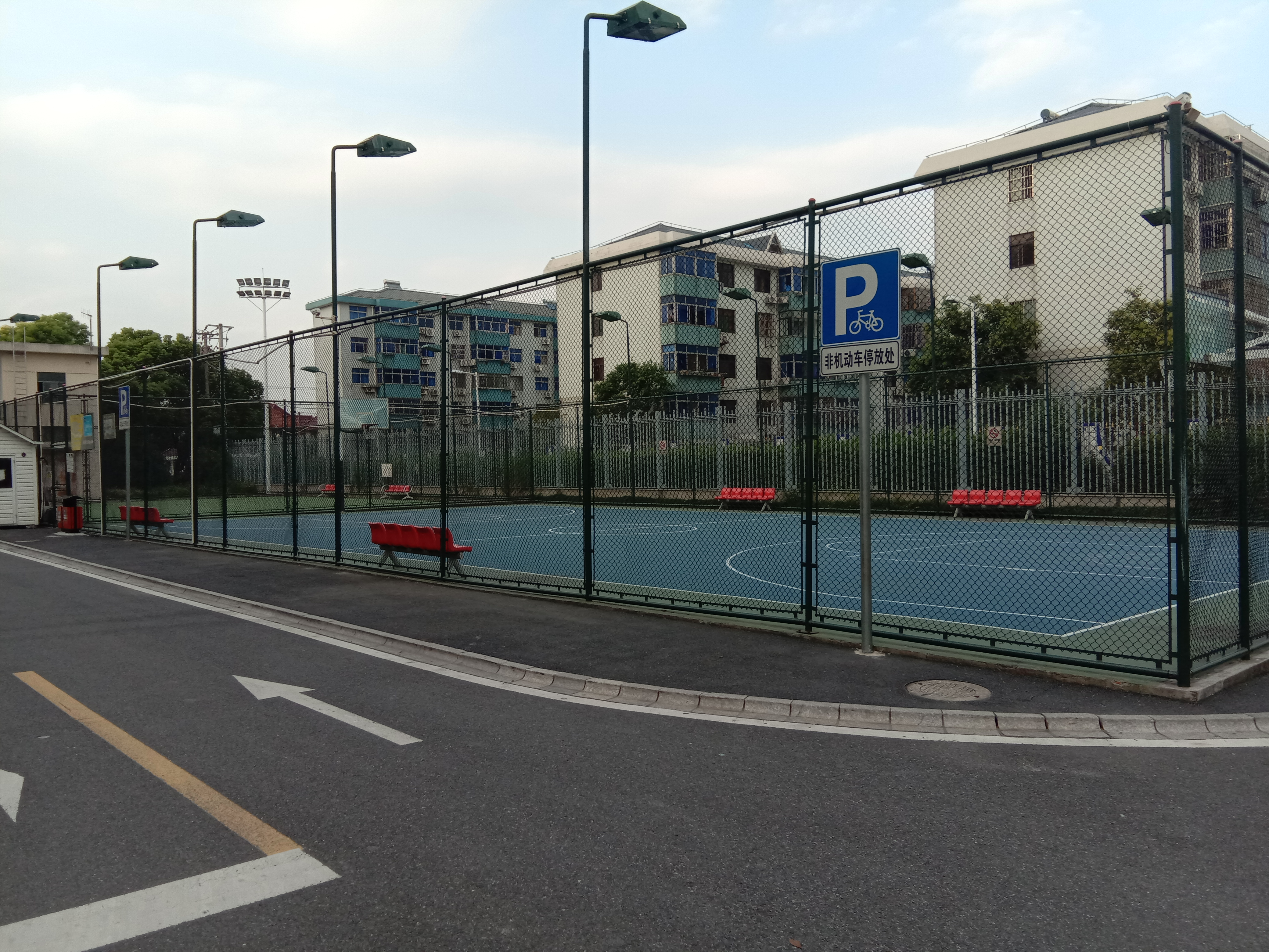 洞涇鎮(zhèn)社區(qū)公共運(yùn)動(dòng)場(chǎng)