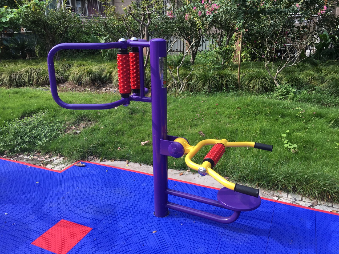 腰背按摩器 腰背按摩器