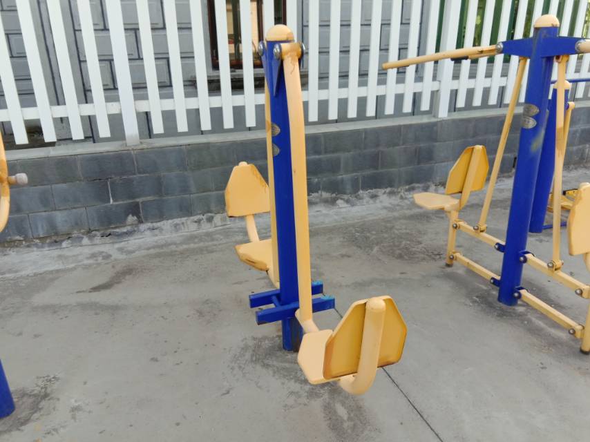 坐蹬訓(xùn)練器 坐蹬訓(xùn)練器