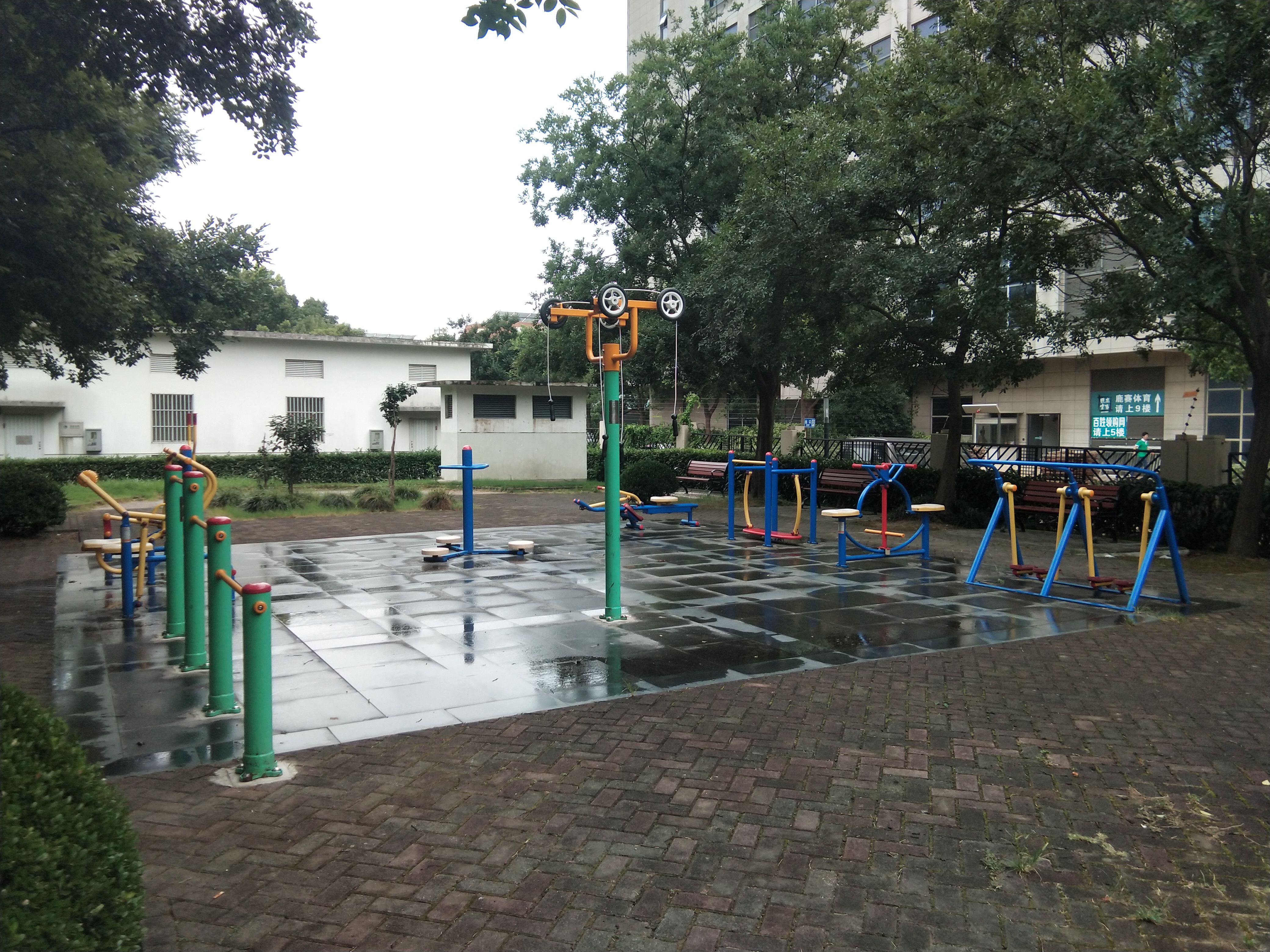 世博四居C健身苑點(diǎn)