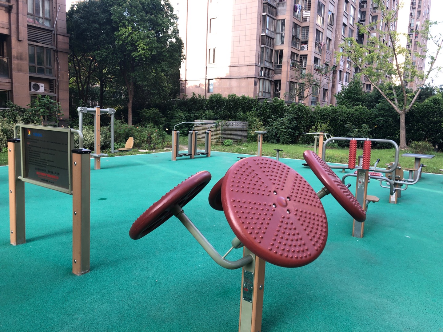 陽(yáng)光二居市民益智健身點(diǎn)