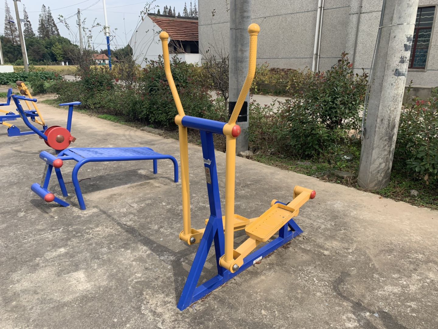 室外橢圓機(jī) 室外橢圓機(jī)