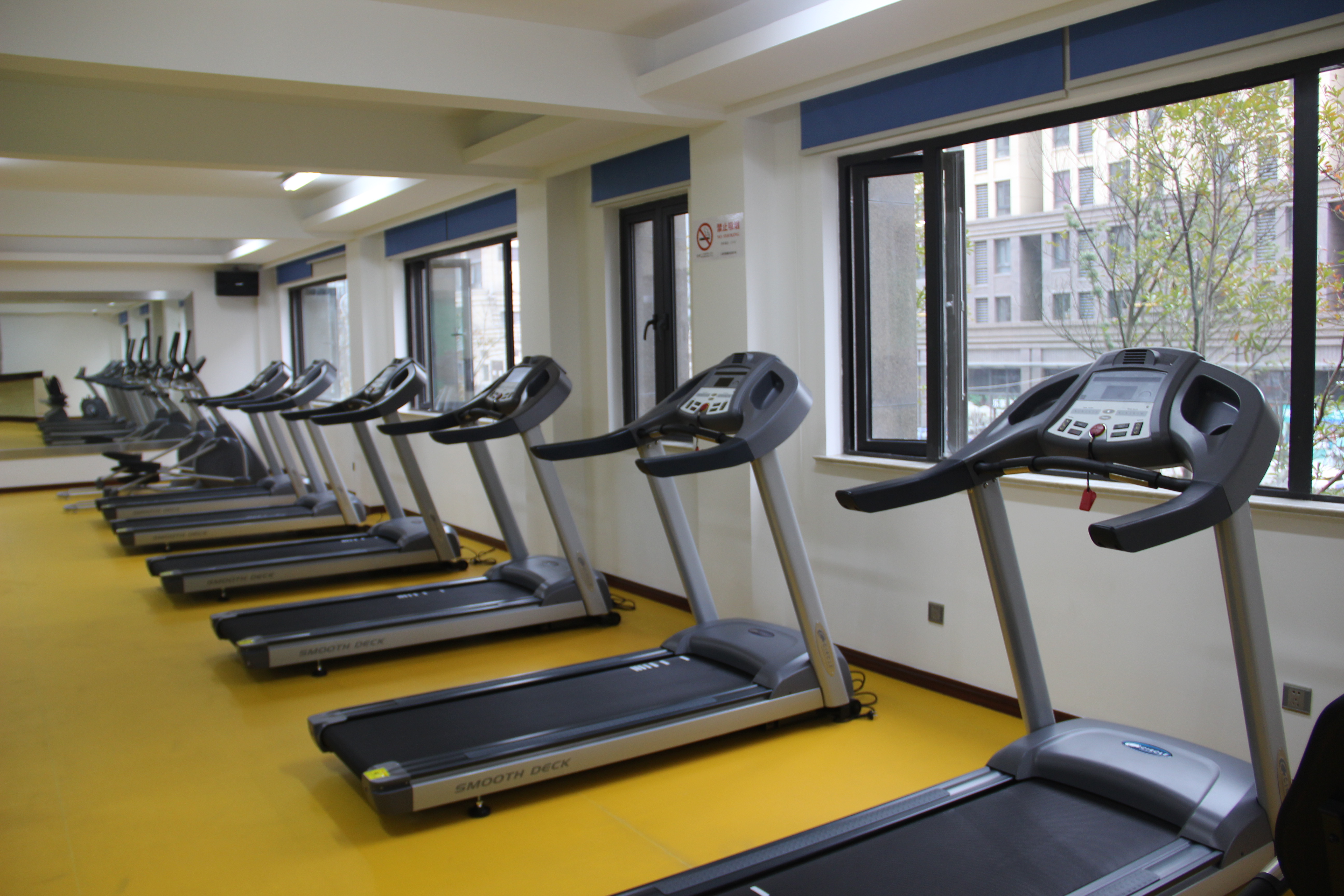 奉浦社區(qū)百姓健身房