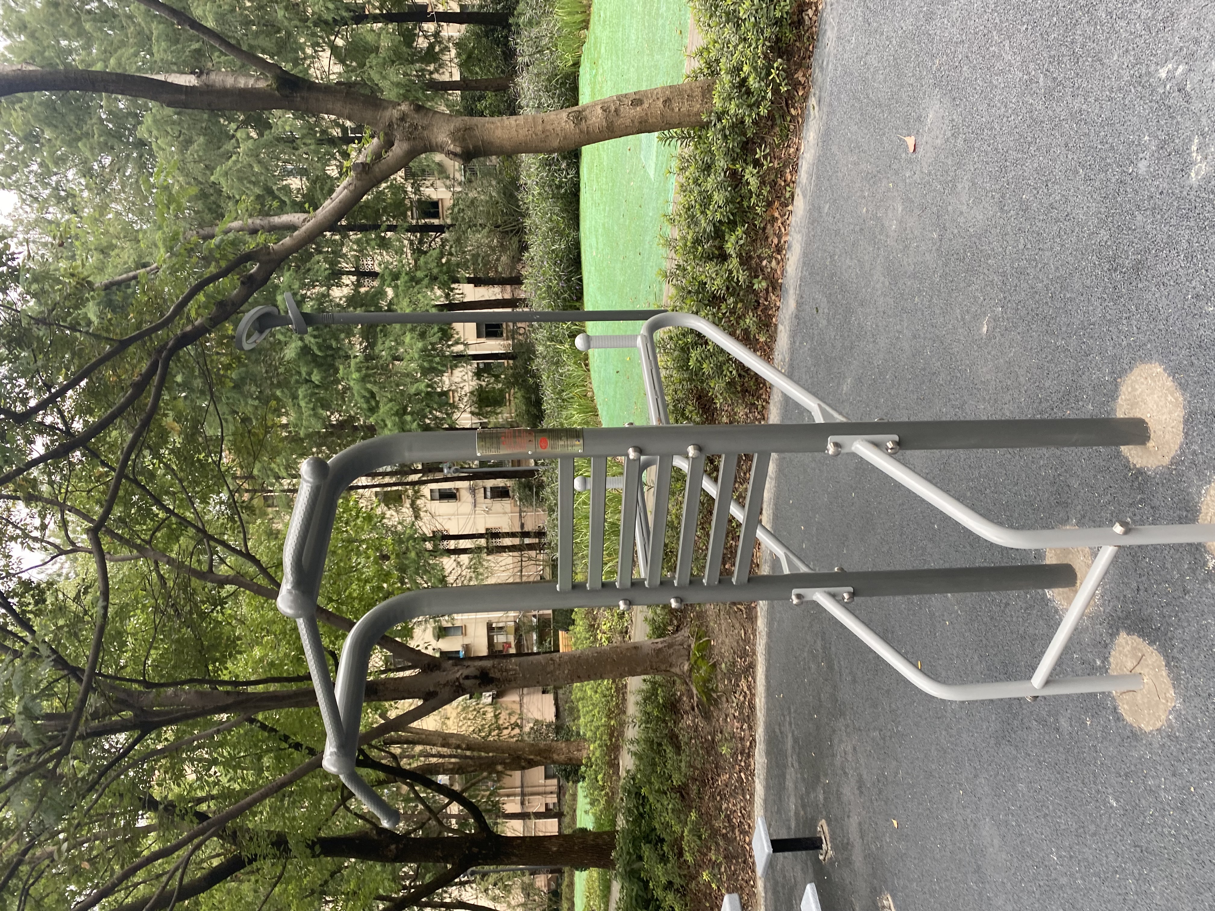 多功能訓練器 多功能訓練器