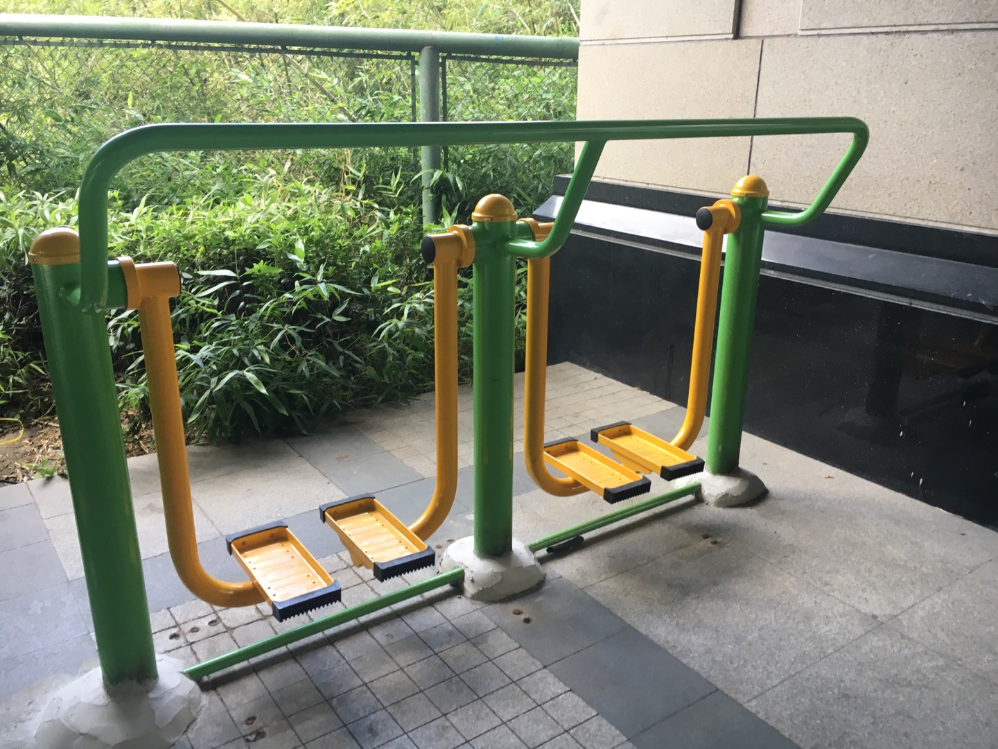 雙位太空漫步機