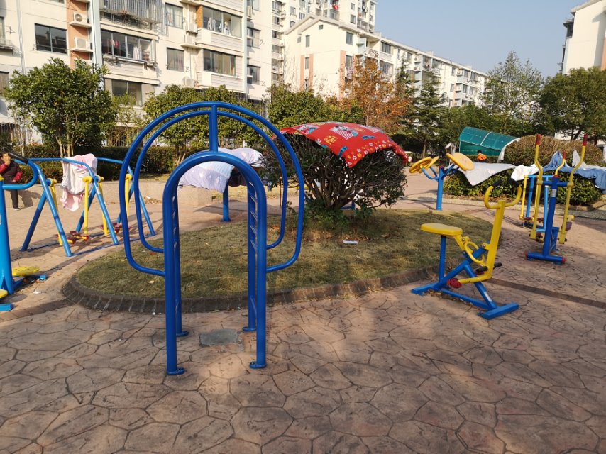 華科居委健身苑點(diǎn)