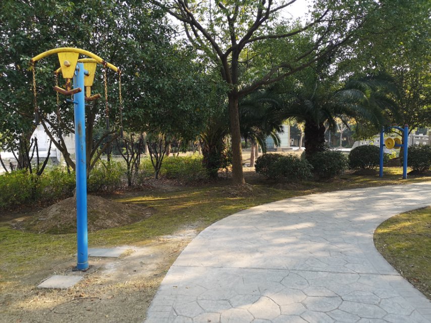 環(huán)東居委健身苑點(diǎn)