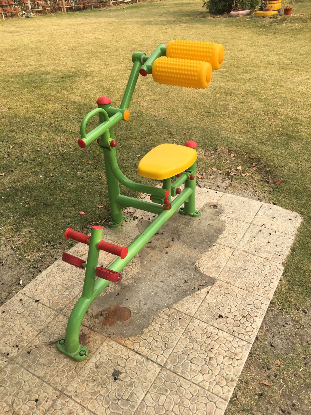 自重腹背鍛煉器