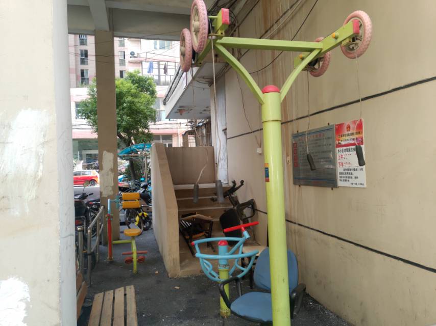 云蓮一居委上南大廈健身點