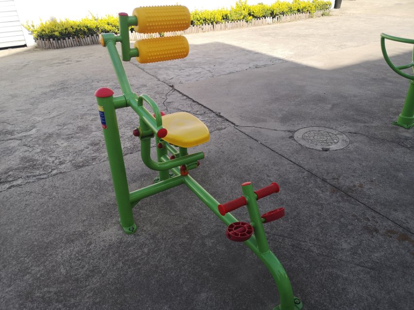 自重腹背鍛煉器