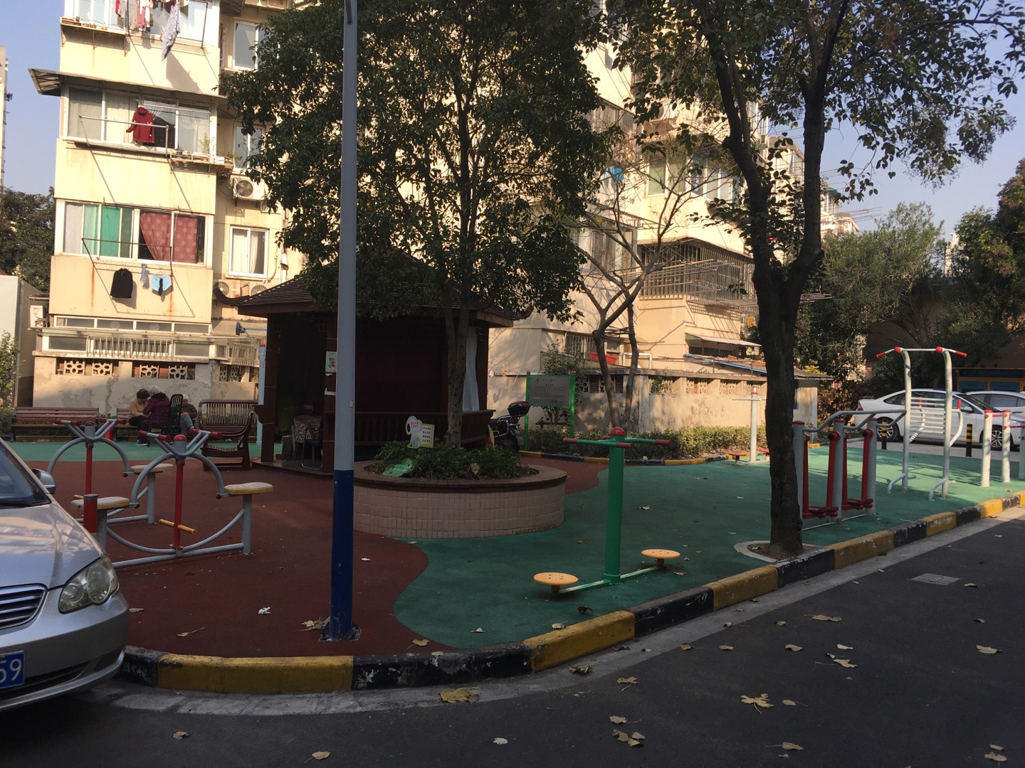 華發(fā)小區(qū)益智健身點1