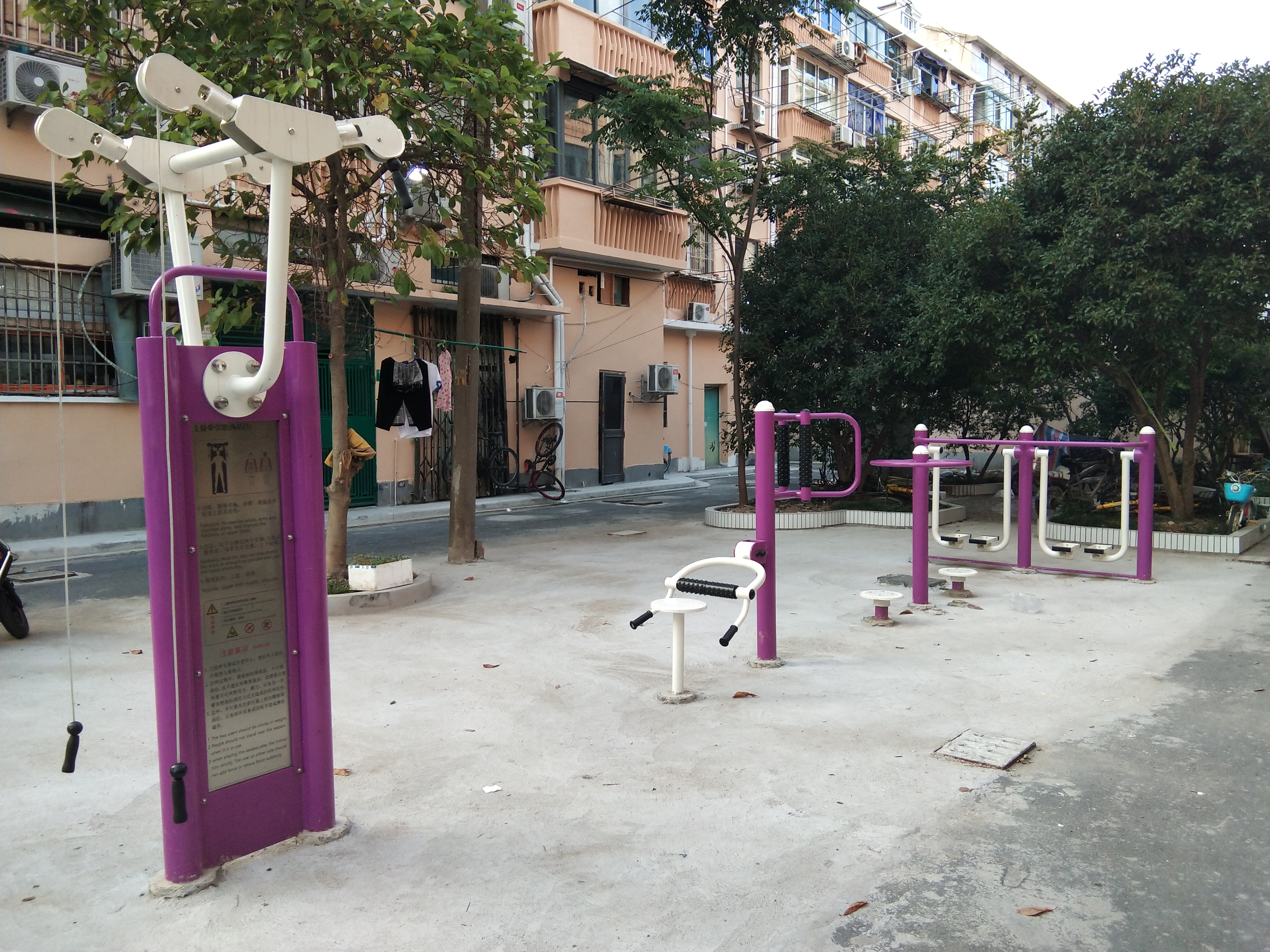 莘中新村綠地健身點(diǎn)