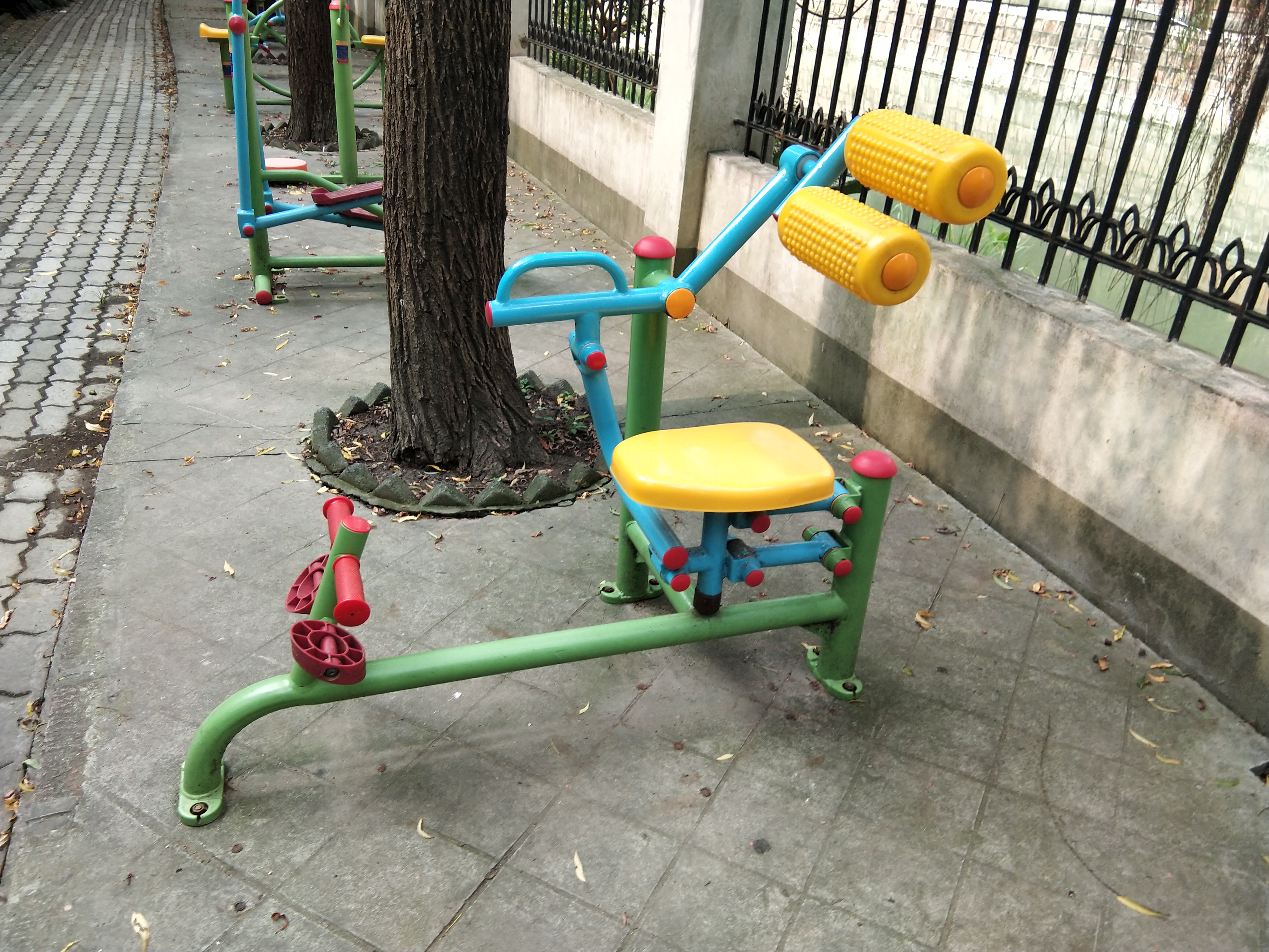 腹背鍛煉器 腹背鍛煉器