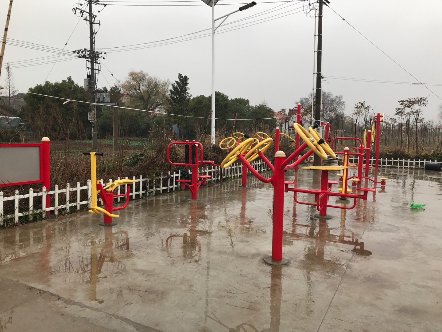 響哃村美麗鄉(xiāng)村健身點3