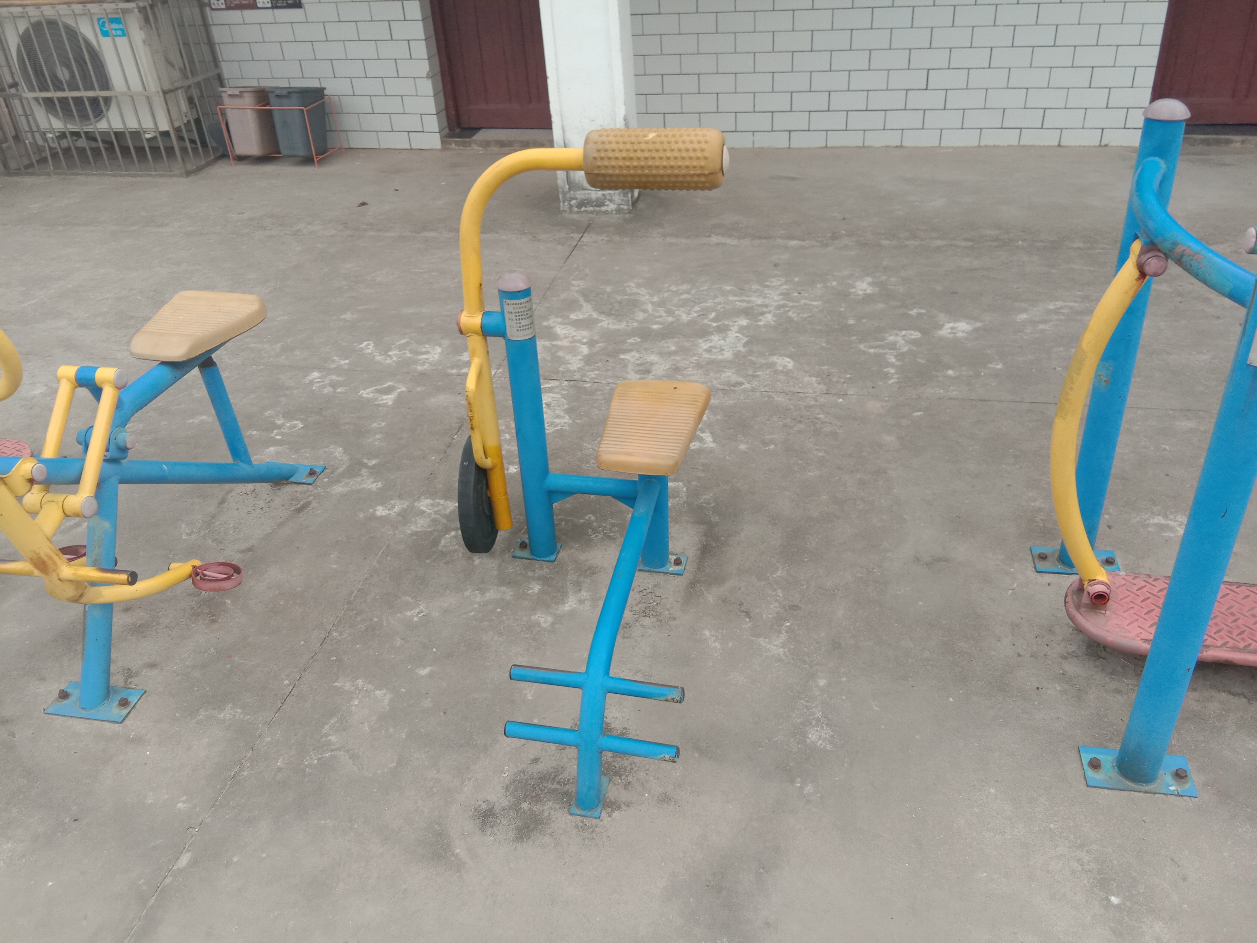 腹背鍛煉器 腹背鍛煉器