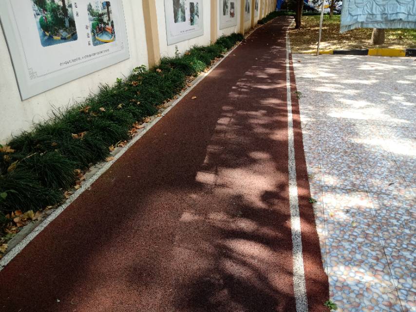 涼城社區(qū)涼五市民健身步道