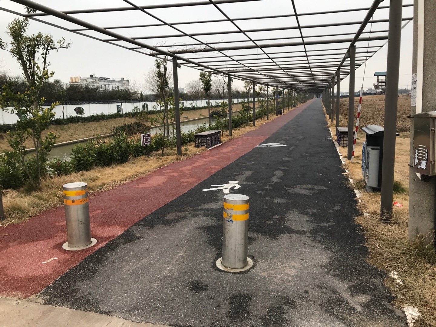 華亭鎮(zhèn)花海市民健身步道