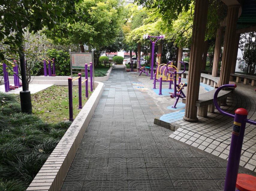 魯匯居委健身苑點