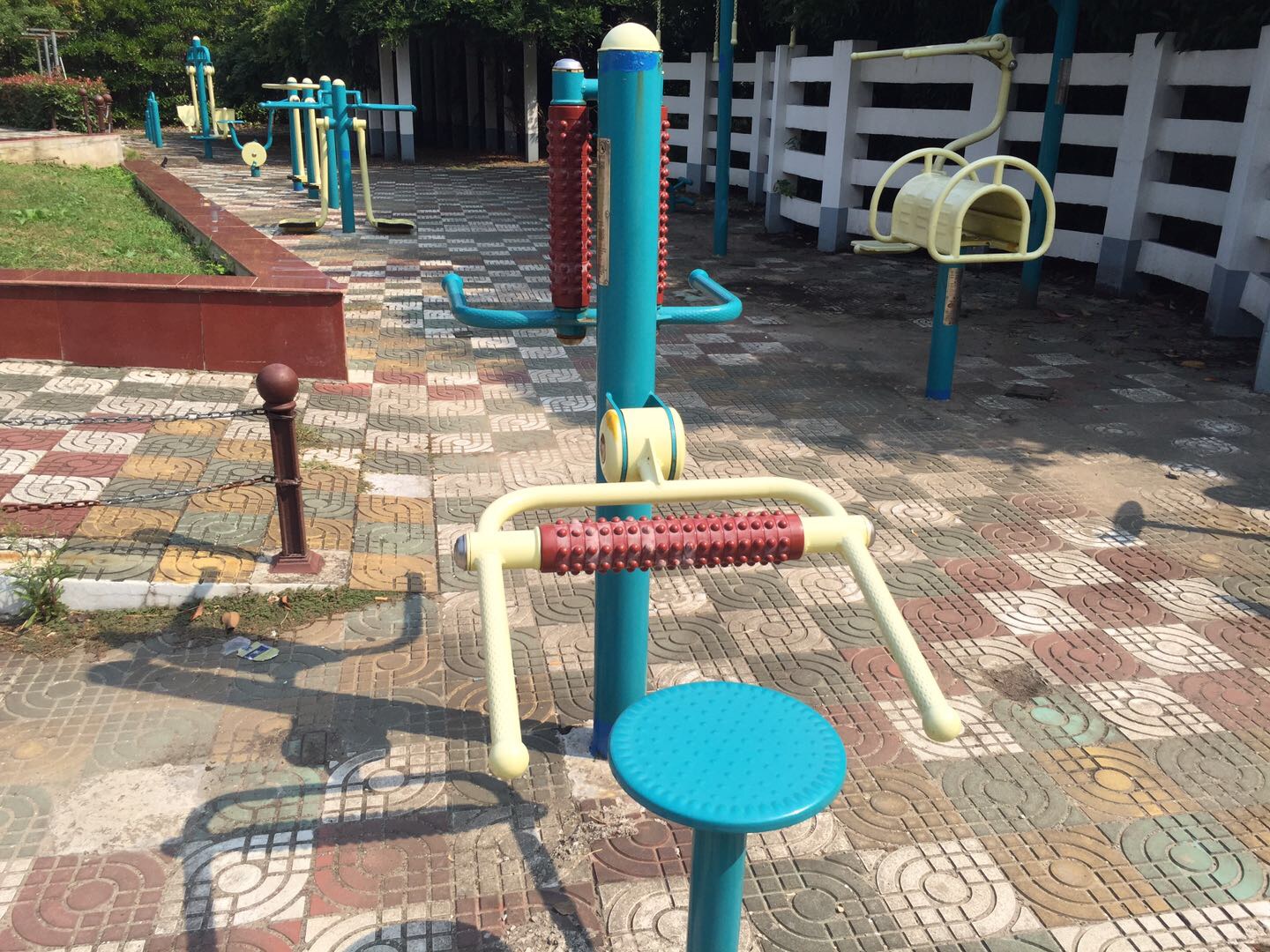 坐式腰背按摩器 坐式腰背按摩器