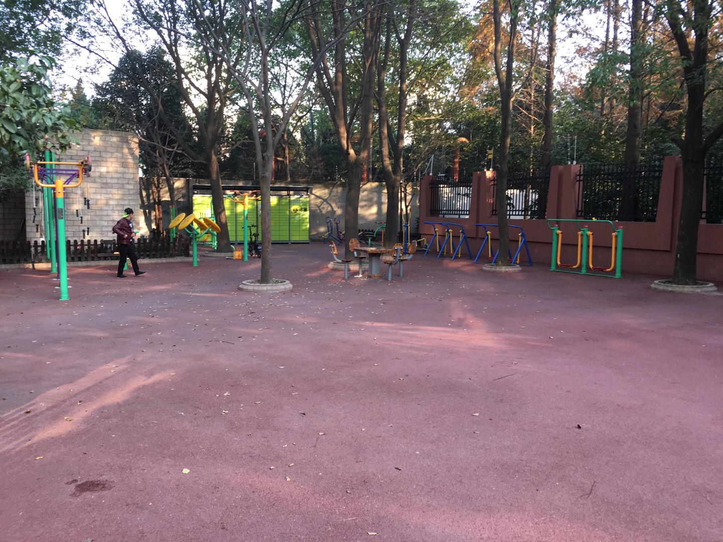 華陽小區(qū)益智健身苑2