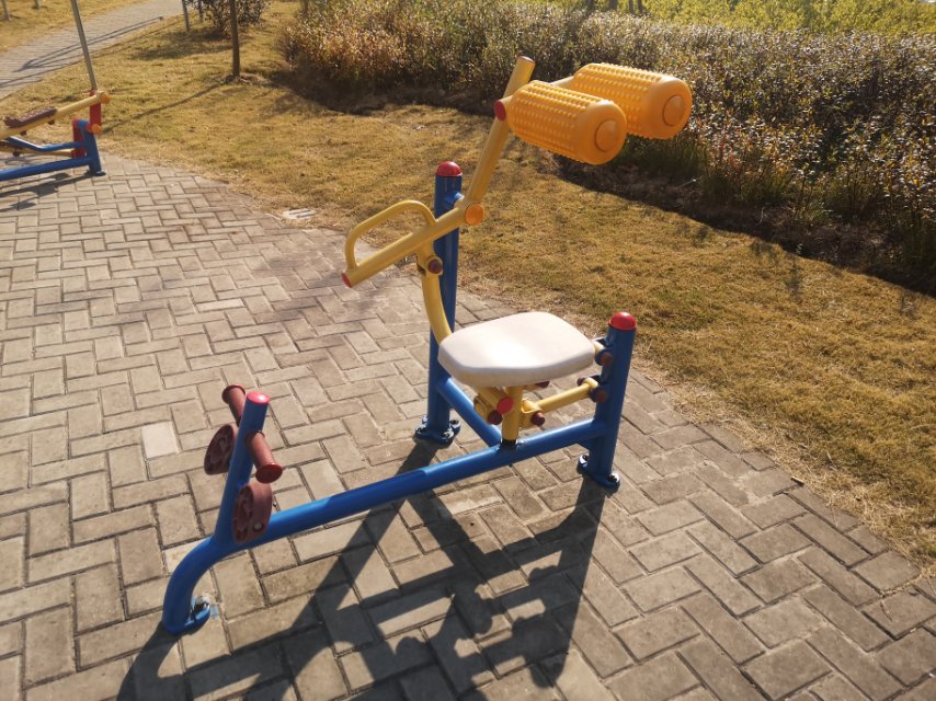 自重腹背鍛煉器