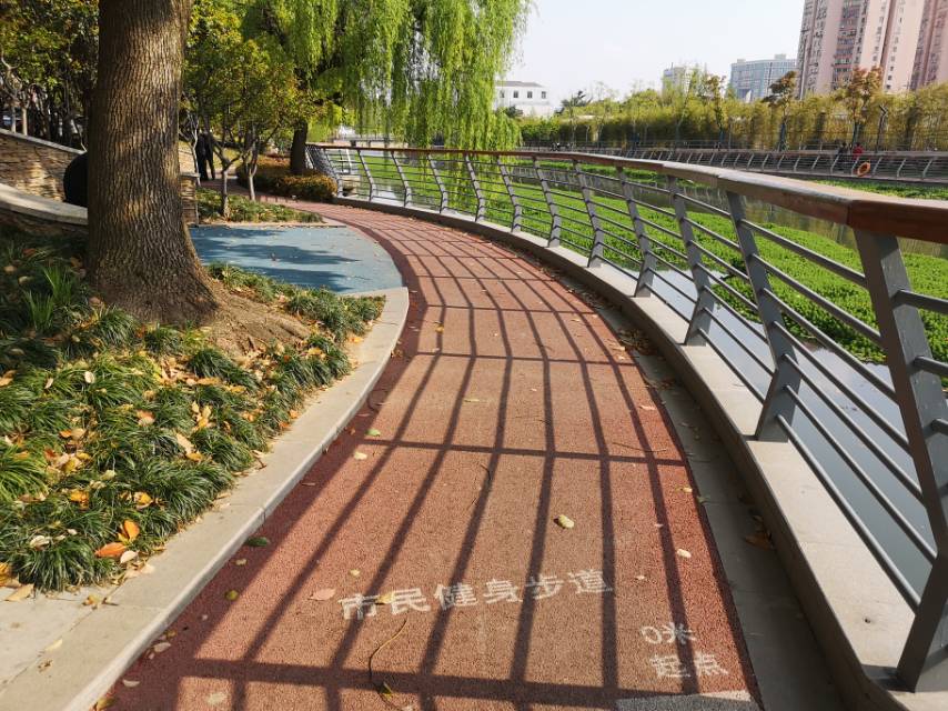 蒲匯塘河岸（東側(cè)）健身步道