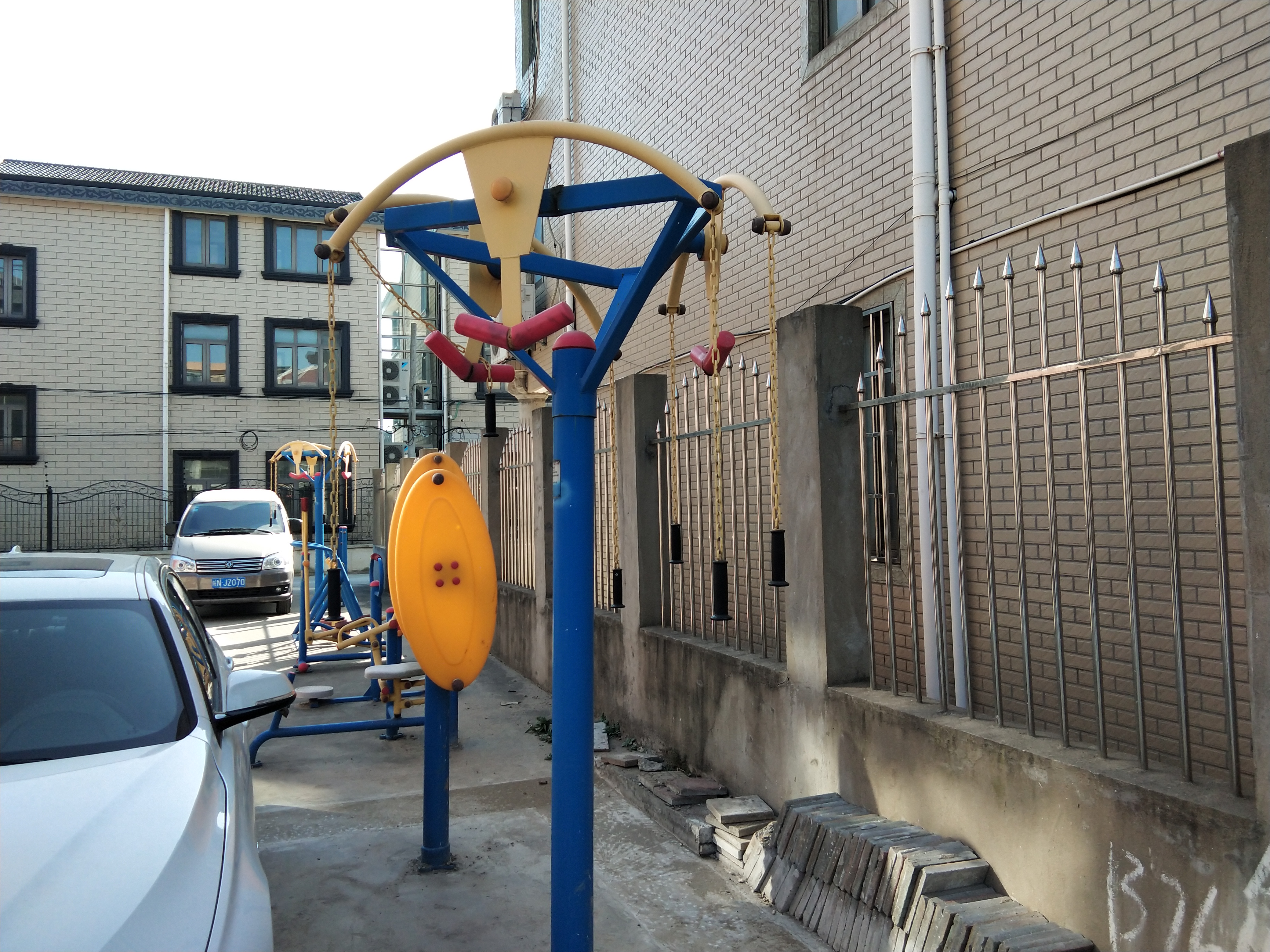 友誼村1隊(duì)健身點(diǎn)