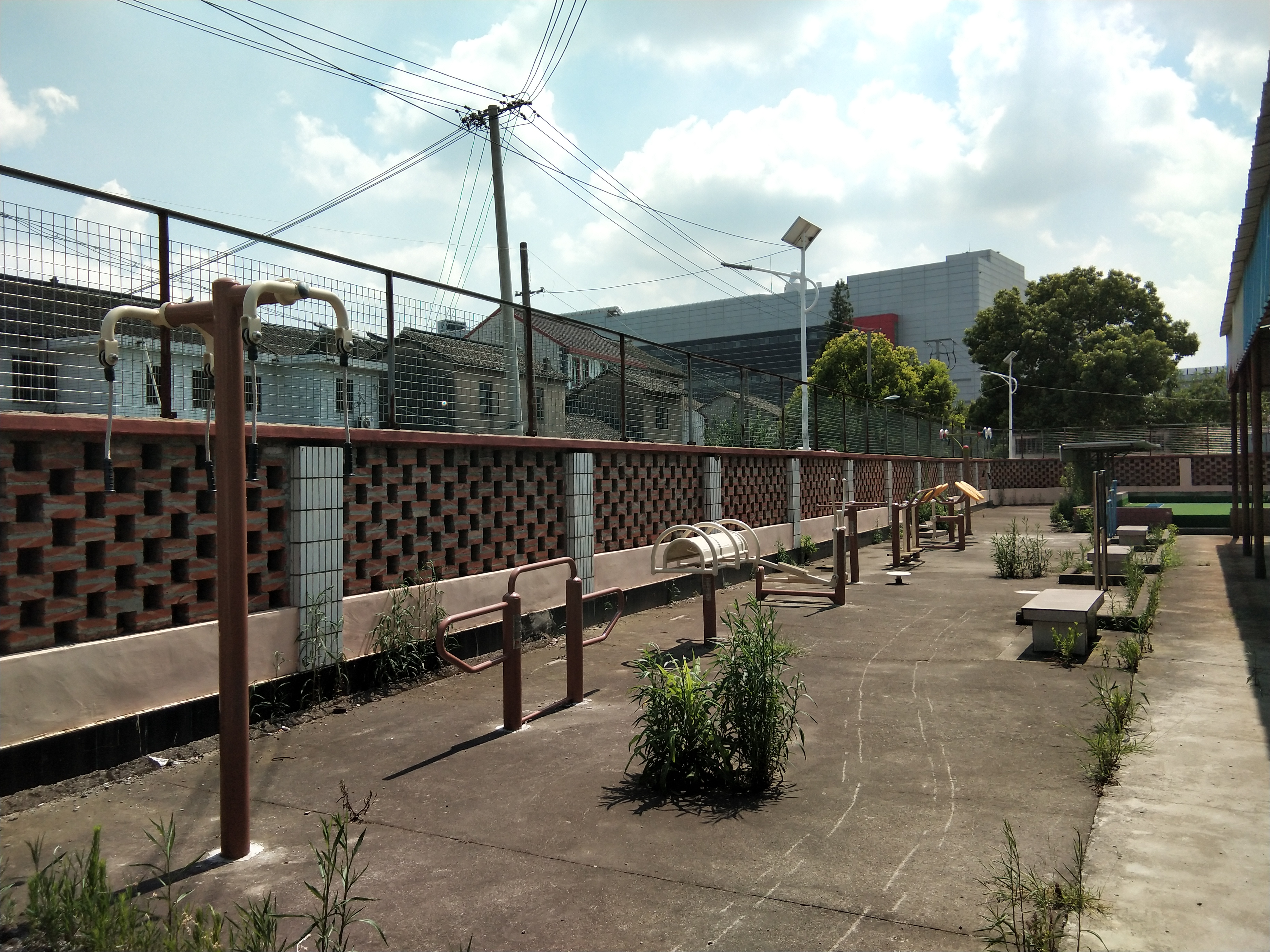 勤勞村健身苑點(diǎn)E