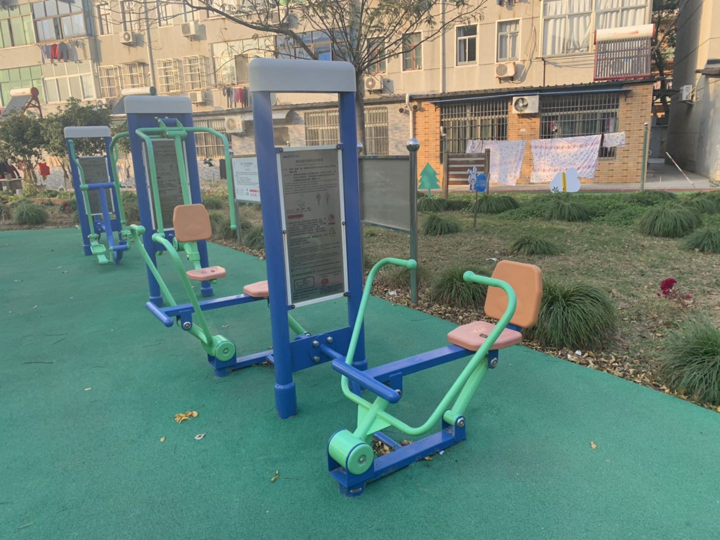 雙立柱平推平拉訓(xùn)練器