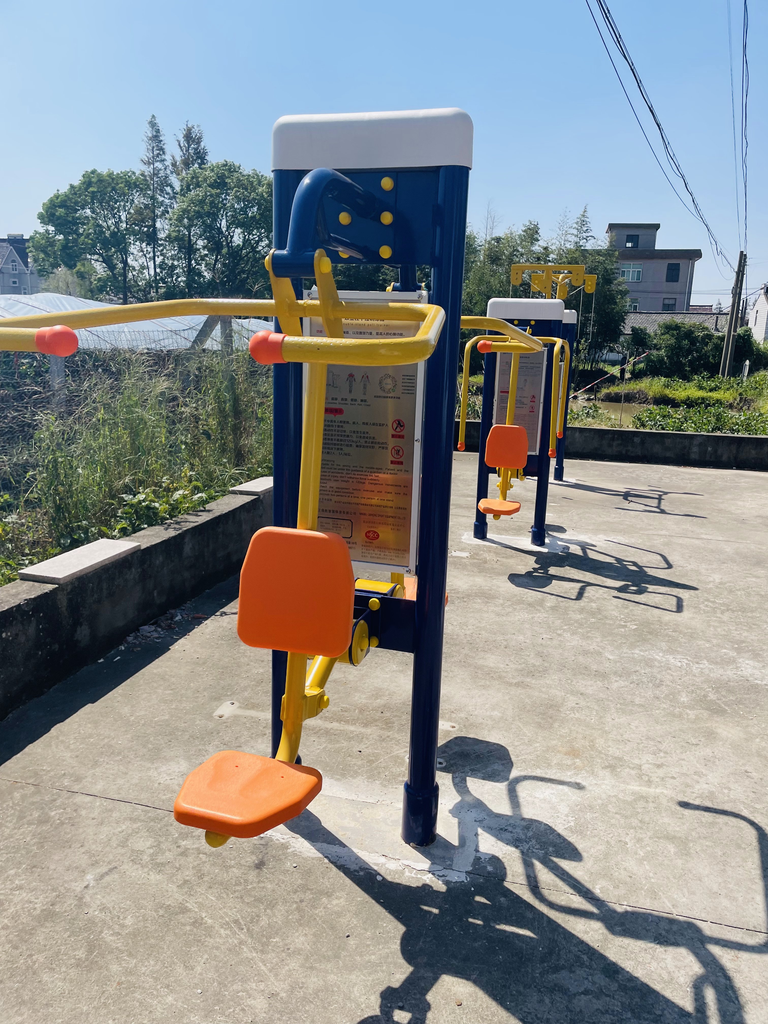 雙立柱下拉訓(xùn)練器