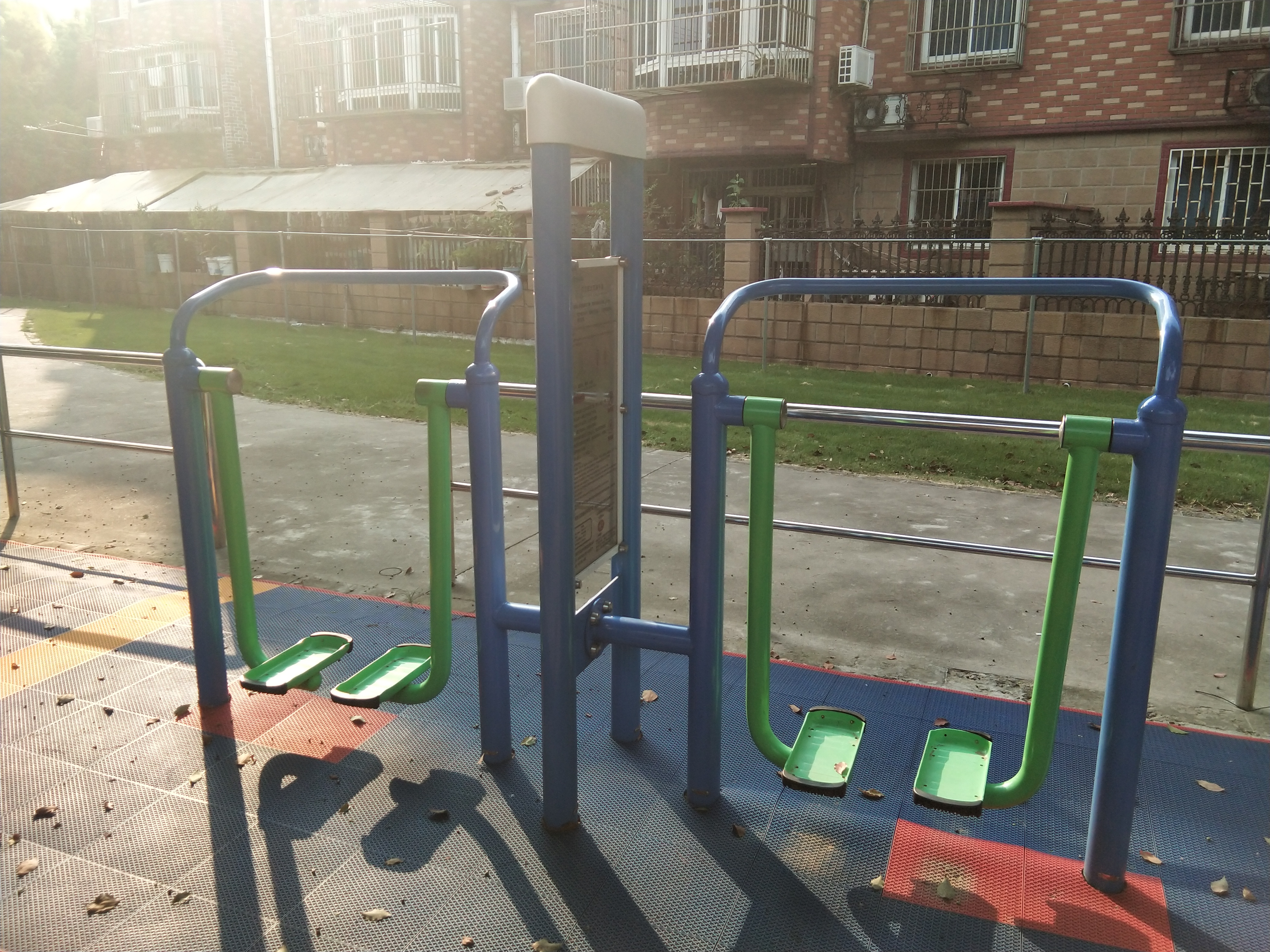 雙立柱太空漫步器 雙立柱太空漫步器