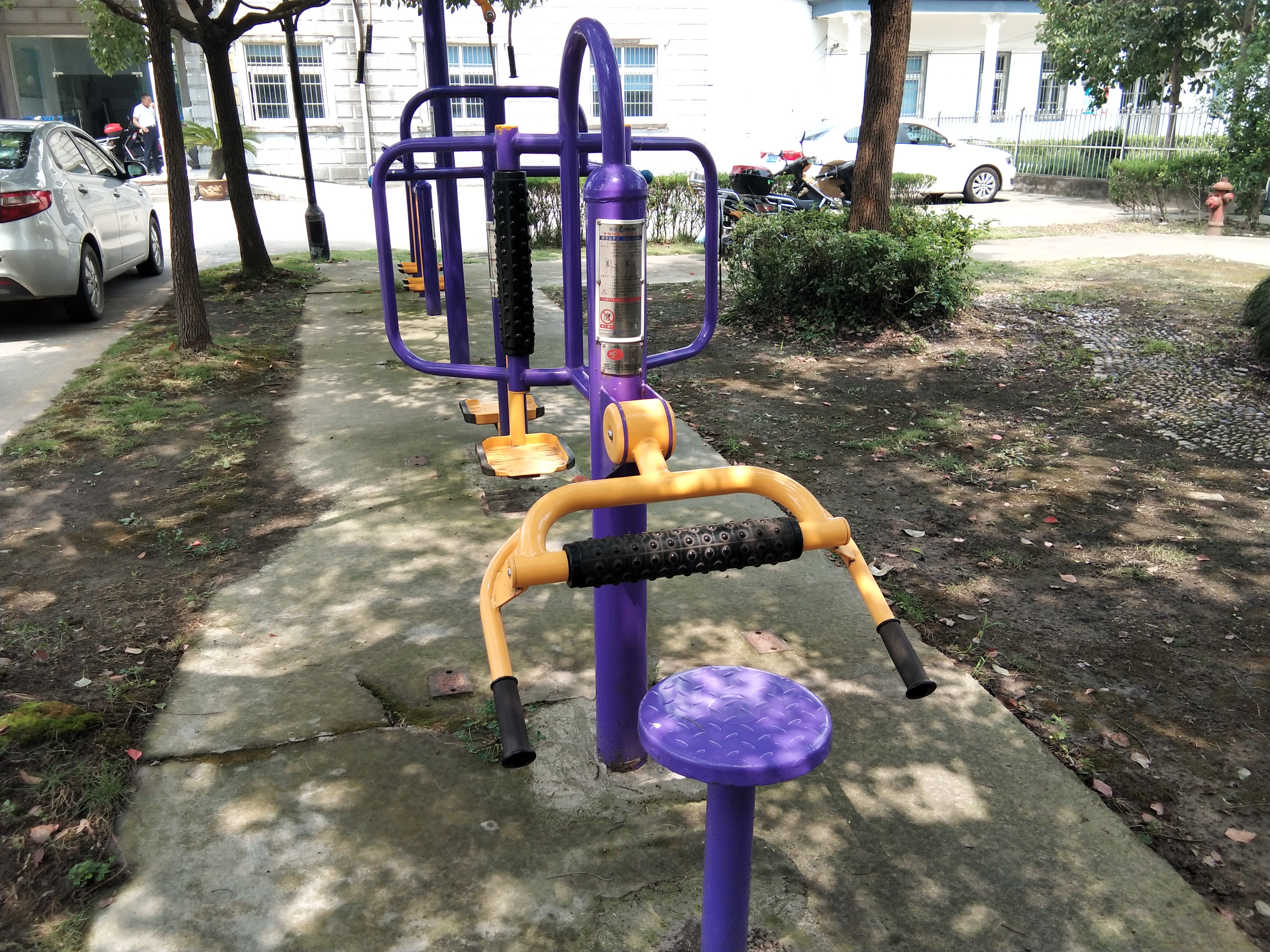 腰背按摩器 腰背按摩器