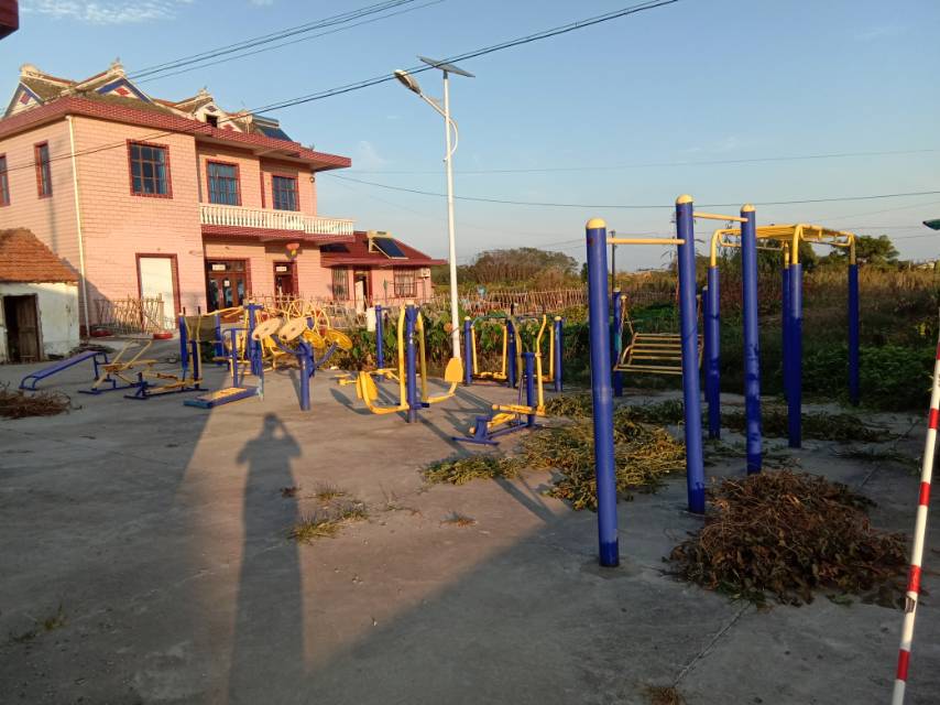 崇明區(qū)中興鎮(zhèn)中興村興東13隊(duì)健身點(diǎn)