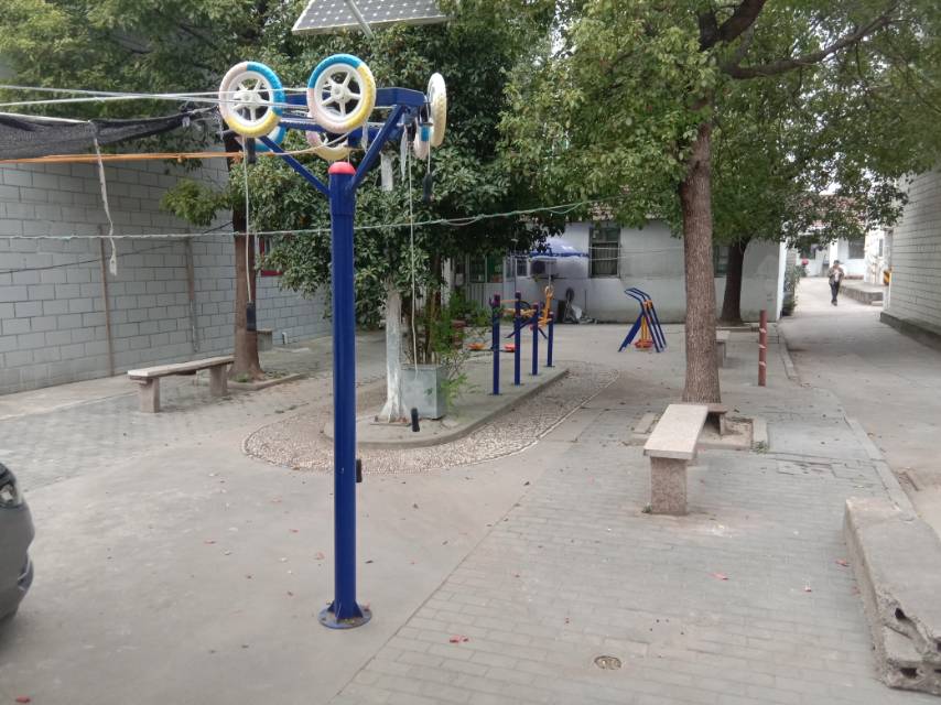 紅旗村陳家宅14號東側(cè)健身路徑