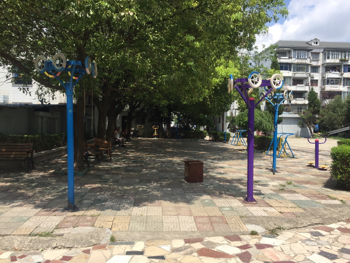 祁連社區(qū)健身苑點(diǎn)（2）