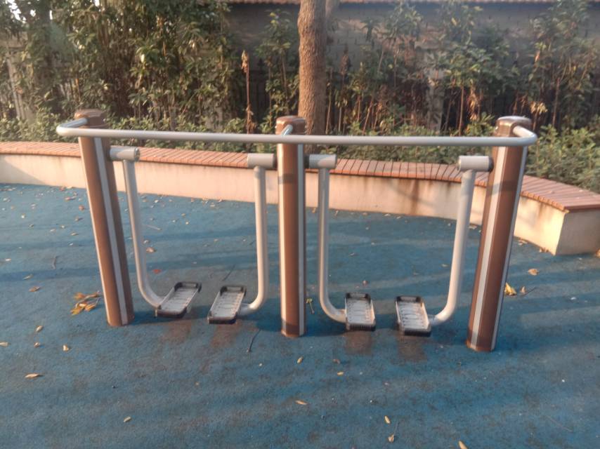 雙位太空漫步機(jī)