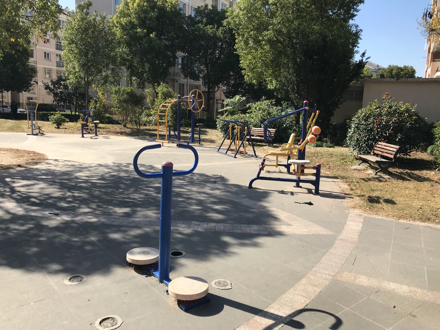 千匯一村130號(hào)前健身路徑