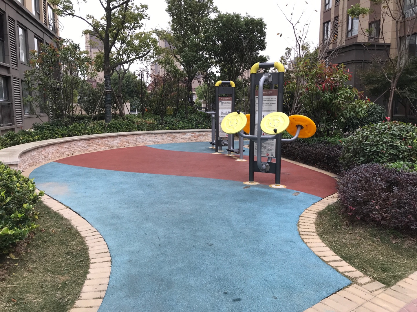漁港路朗詩里程健身苑點(diǎn)