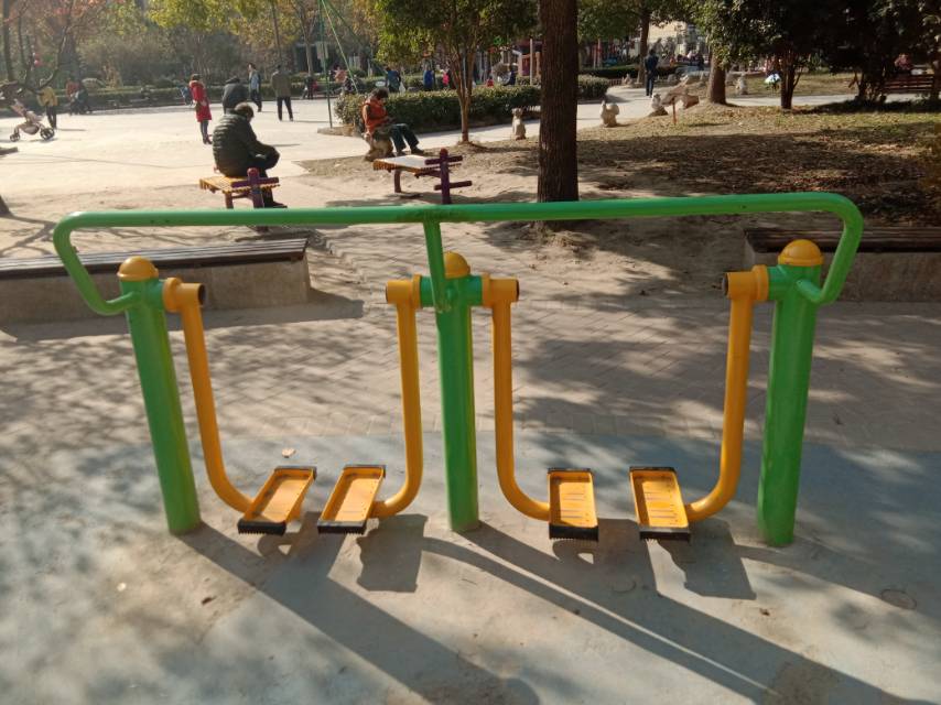 雙位太空漫步機