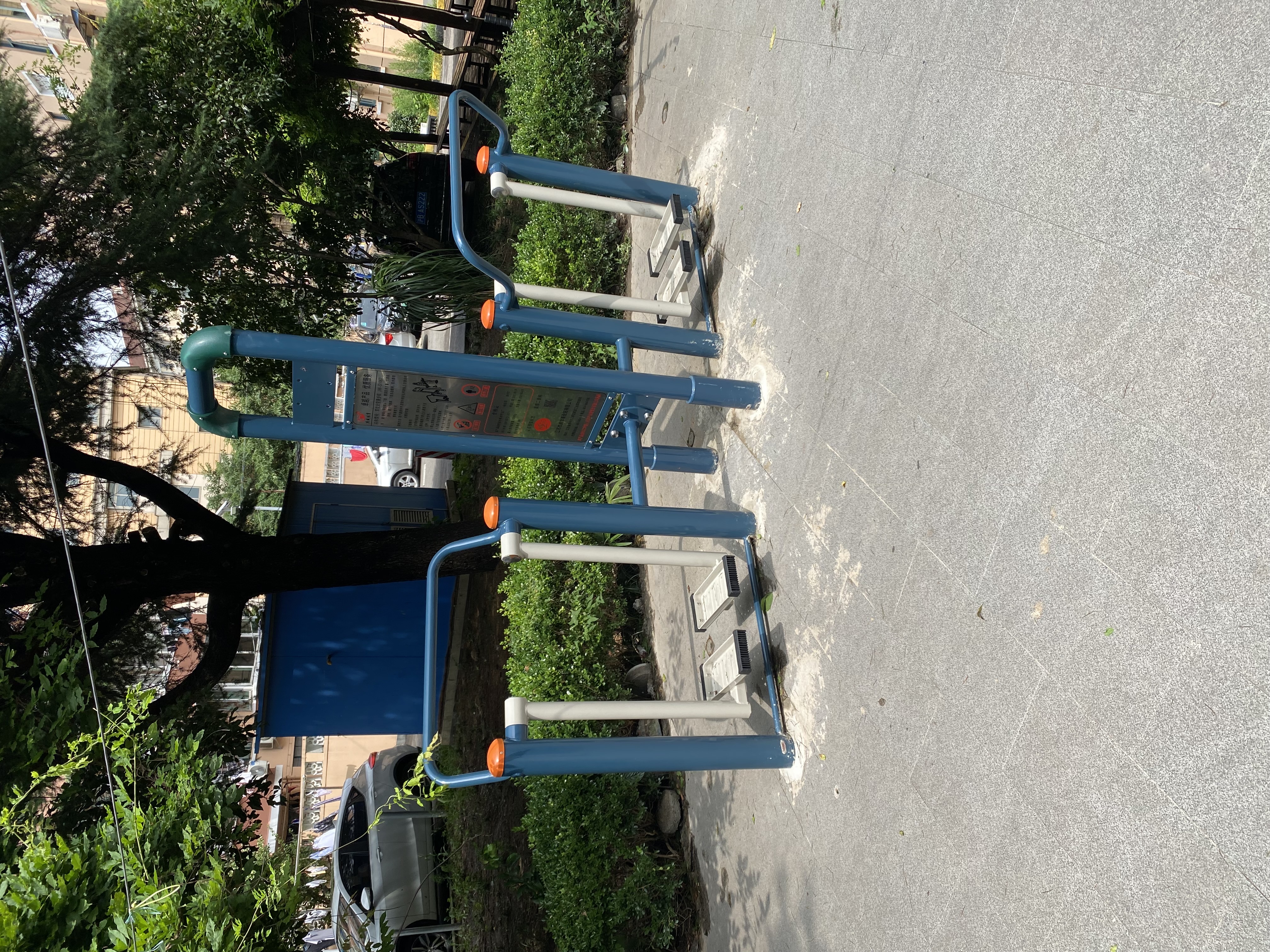 二位太空漫步機