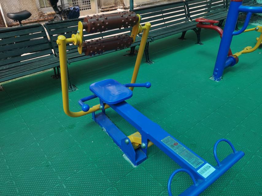 腹背屈伸訓練器