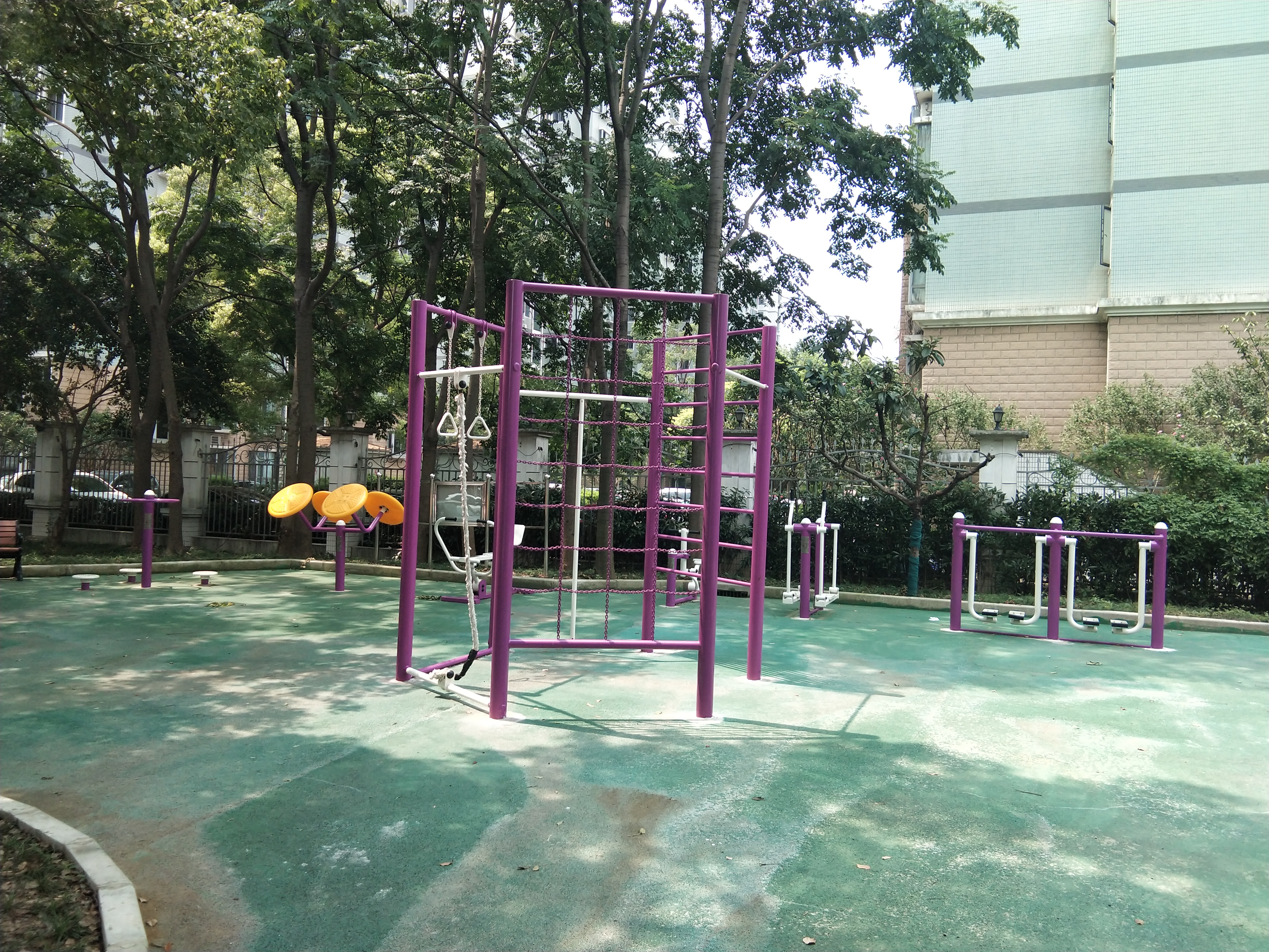 莘南花苑二村健身點