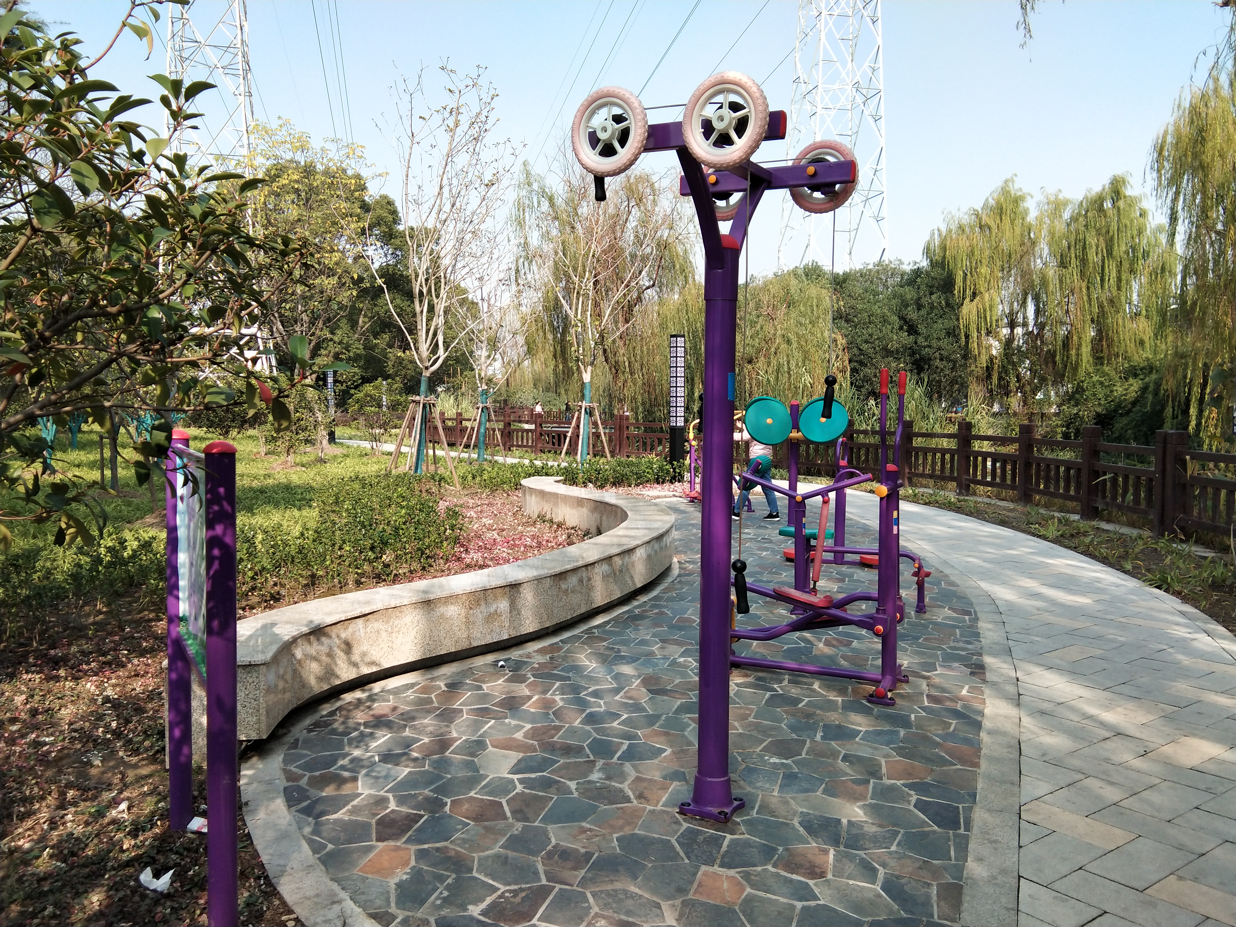 浦東新區(qū)三林鎮(zhèn)長青園健身點