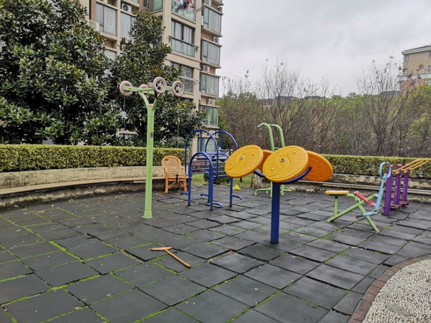 上投佳苑居委麗景花園健身點一