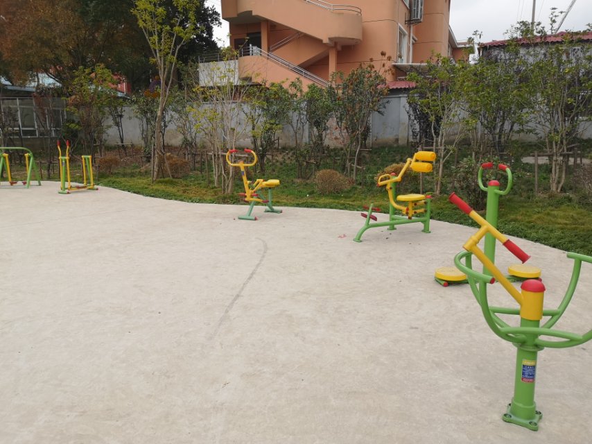 瓦南村5組健身點