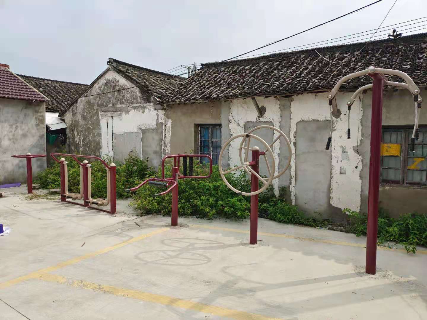 華亭鎮(zhèn)塔橋村4隊健身點