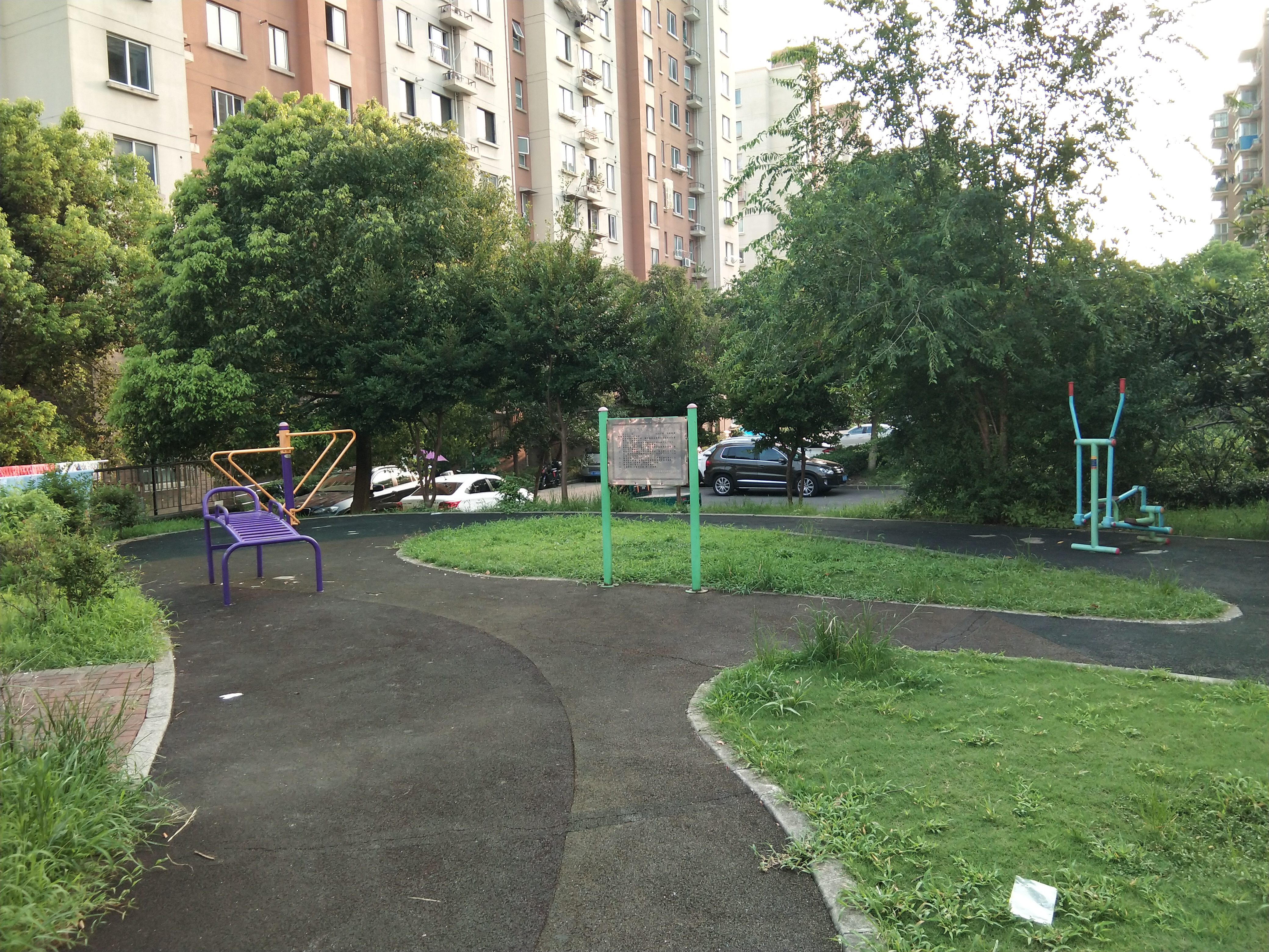 君三居委健身點